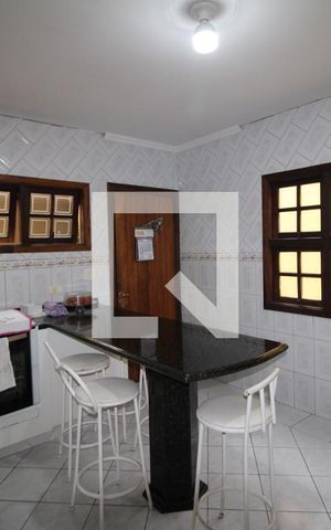 Casa à venda com 320m², 5 quartos e 8 vagasCozinha