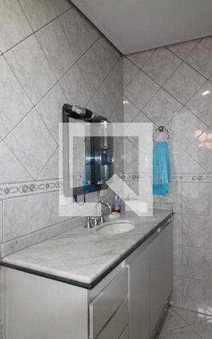 Casa à venda com 320m², 5 quartos e 8 vagasBanheiro da Suíte 2