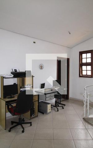 Casa à venda com 320m², 5 quartos e 8 vagasCorredor
