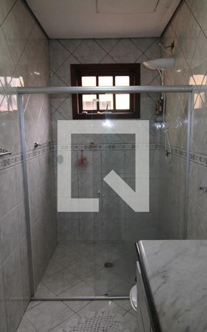Casa à venda com 320m², 5 quartos e 8 vagasBanheiro da Suíte 2