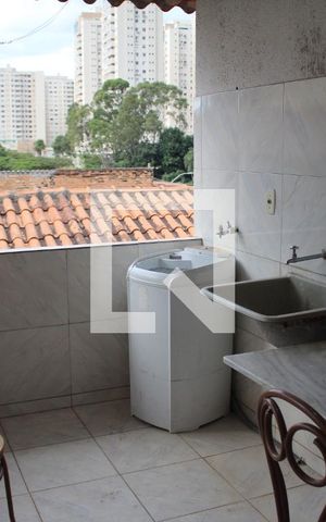 Casa à venda com 280m², 2 quartos e 1 vagaÁrea de Serviço 2
