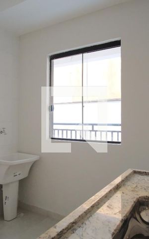 Apartamento à venda com 40m², 2 quartos e sem vagaCozinha e Área de Serviço