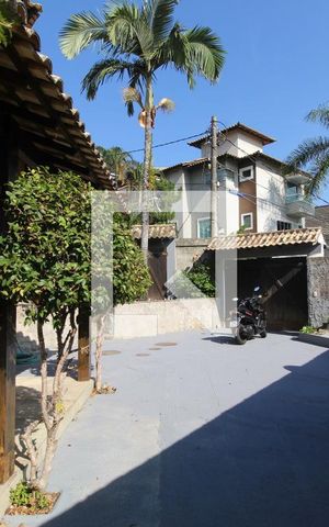 Casa de condomínio à venda com 160m², 3 quartos e 3 vagasGaragem