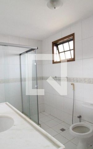 Casa de condomínio à venda com 160m², 3 quartos e 3 vagasBanheiro social