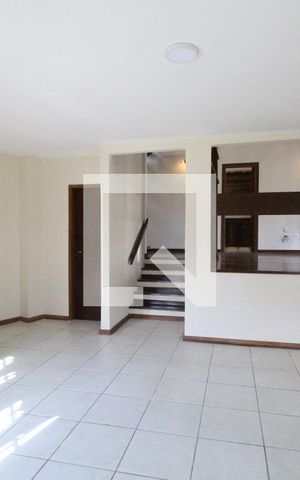 Casa de condomínio à venda com 160m², 3 quartos e 3 vagasSala