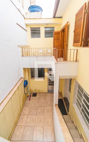 Casa à venda com 174m², 3 quartos e 2 vagas Casa à venda com 174m², 3 quartos e 2 vagasQuintal Interno
