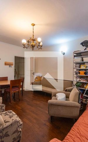 Casa à venda com 174m², 3 quartos e 2 vagas Casa à venda com 174m², 3 quartos e 2 vagasSala