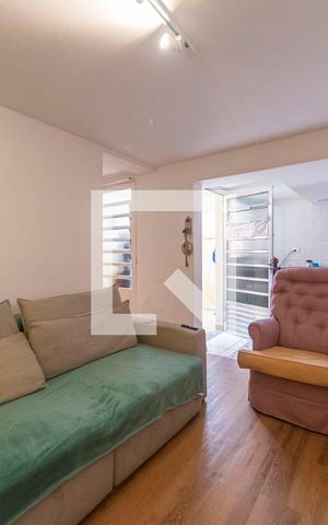 Casa à venda com 174m², 3 quartos e 2 vagas Casa à venda com 174m², 3 quartos e 2 vagasSala Casa 2