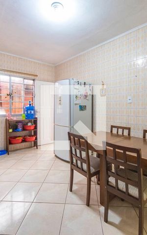 Casa à venda com 174m², 3 quartos e 2 vagas Casa à venda com 174m², 3 quartos e 2 vagasCozinha