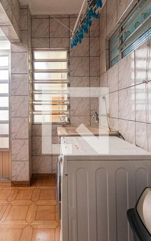 Casa à venda com 174m², 3 quartos e 2 vagas Casa à venda com 174m², 3 quartos e 2 vagasÁrea de Serviço