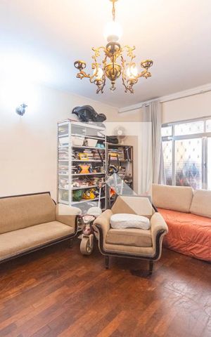 Casa à venda com 174m², 3 quartos e 2 vagas Casa à venda com 174m², 3 quartos e 2 vagasSala