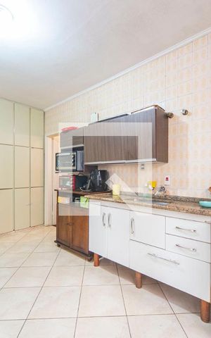 Casa à venda com 174m², 3 quartos e 2 vagas Casa à venda com 174m², 3 quartos e 2 vagasCozinha