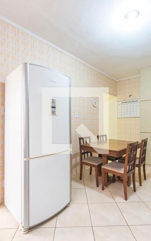 Casa à venda com 174m², 3 quartos e 2 vagas Casa à venda com 174m², 3 quartos e 2 vagasCozinha