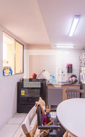 Casa à venda com 174m², 3 quartos e 2 vagas Casa à venda com 174m², 3 quartos e 2 vagasCozinha Casa 2