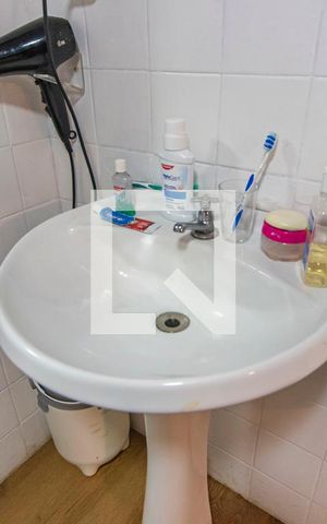 Casa à venda com 174m², 3 quartos e 2 vagas Casa à venda com 174m², 3 quartos e 2 vagasBanheiro Casa 2