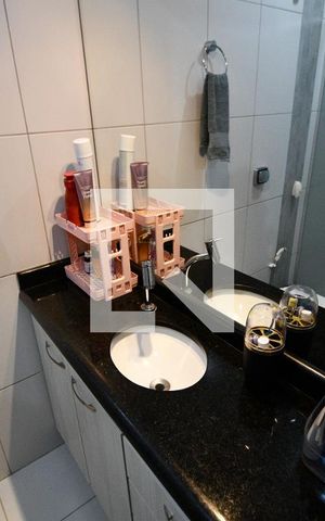 Casa de condomínio à venda com 161m², 3 quartos e 4 vagasBanheiro da Suíte