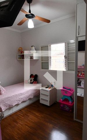 Casa de condomínio à venda com 161m², 3 quartos e 4 vagasQuarto 2