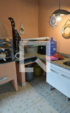 Casa de condomínio à venda com 161m², 3 quartos e 4 vagasChurrasqueira