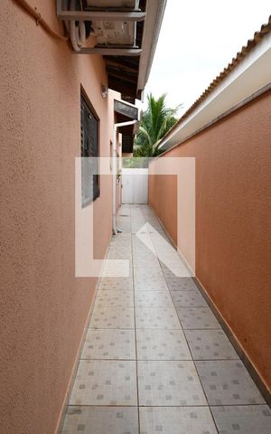Casa de condomínio à venda com 161m², 3 quartos e 4 vagasCorredor Externa