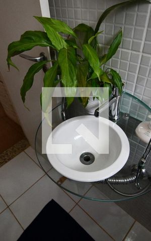 Casa de condomínio à venda com 161m², 3 quartos e 4 vagasLavabo