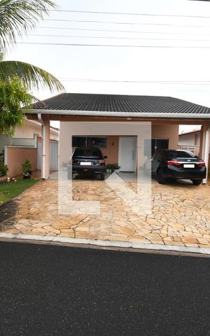 Casa de condomínio à venda com 161m², 3 quartos e 4 vagasFachada
