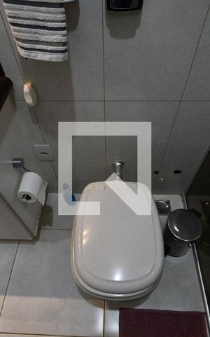 Casa de condomínio à venda com 161m², 3 quartos e 4 vagasBanheiro 