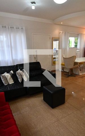 Casa de condomínio à venda com 161m², 3 quartos e 4 vagasSala