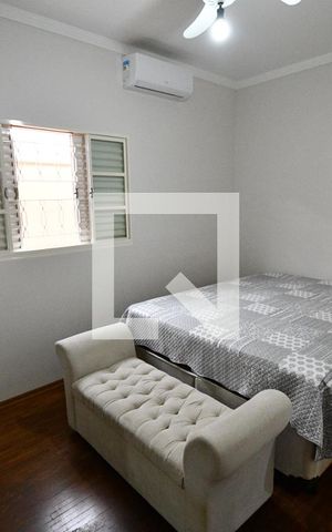 Casa de condomínio à venda com 161m², 3 quartos e 4 vagasSuíte