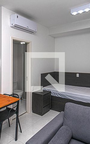 Studio à venda com 27m², 1 quarto e 1 vaga Studio à venda com 27m², 1 quarto e 1 vagaStudio