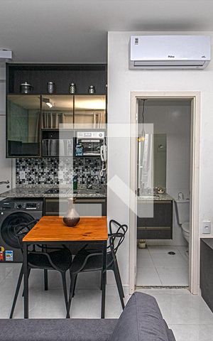 Studio à venda com 27m², 1 quarto e 1 vaga Studio à venda com 27m², 1 quarto e 1 vagaStudio