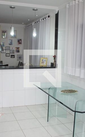 Casa para alugar com 167m², 4 quartos e 2 vagasCozinha