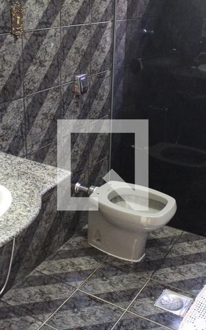 Casa para alugar com 167m², 4 quartos e 2 vagasBanheiro