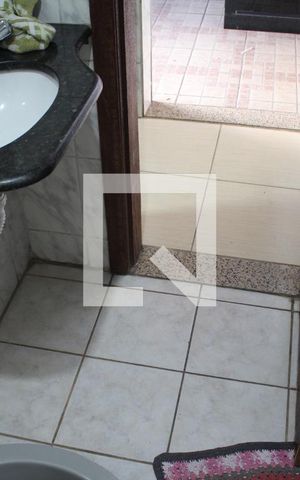Casa para alugar com 167m², 4 quartos e 2 vagasBanheiro de Serviço