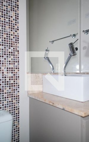 Apartamento à venda com 61m², 2 quartos e 1 vagaBanheiro Corredor