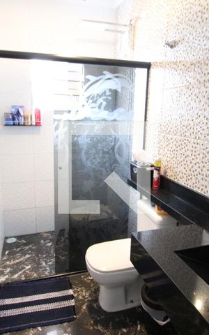 Casa à venda com 400m², 3 quartos e 3 vagasBanheiro da Suíte 1