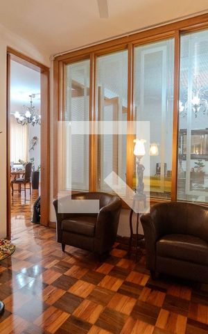 Apartamento à venda com 208m², 4 quartos e sem vaga Apartamento à venda com 208m², 4 quartos e sem vagaSala