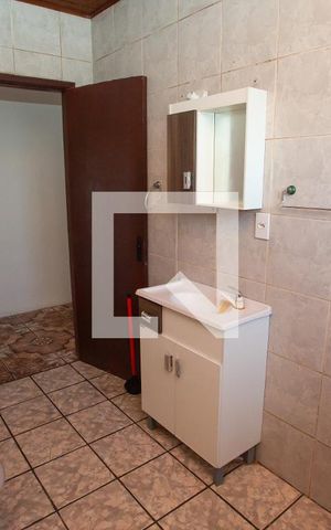 Casa para alugar com 100m², 2 quartos e 1 vaga Casa para alugar com 100m², 2 quartos e 1 vagaBanheiro