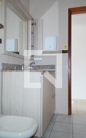 Casa à venda com 345m², 5 quartos e 5 vagasBanheiro Corredor