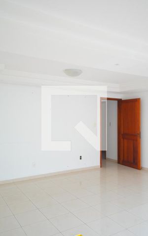 Casa à venda com 345m², 5 quartos e 5 vagasSala