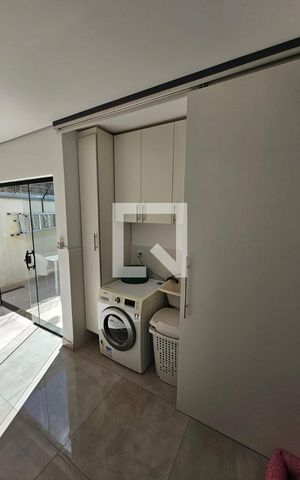 Casa de condomínio para alugar com 118m², 3 quartos e 2 vagas Casa de condomínio para alugar com 118m², 3 quartos e 2 vagasLavanderia