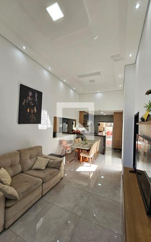 Casa de condomínio para alugar com 118m², 3 quartos e 2 vagas Casa de condomínio para alugar com 118m², 3 quartos e 2 vagasSala