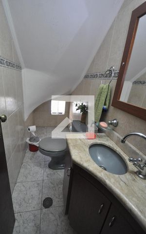 Casa à venda com 325m², 3 quartos e 4 vagasLavabo