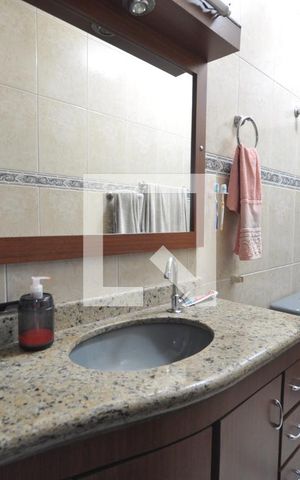 Casa à venda com 325m², 3 quartos e 4 vagasBanheiro Social