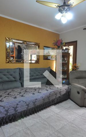 Casa à venda com 325m², 3 quartos e 4 vagasSala