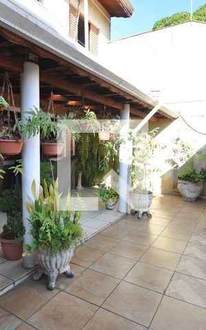 Casa à venda com 325m², 3 quartos e 4 vagasQuintal