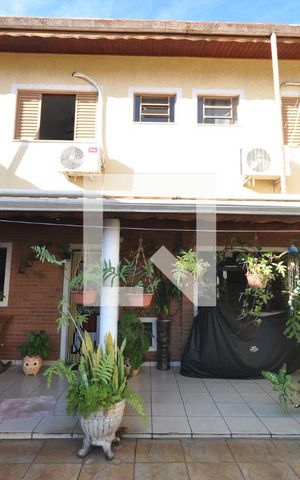 Casa à venda com 325m², 3 quartos e 4 vagasFachada