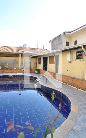 Casa à venda com 325m², 3 quartos e 4 vagasPiscina