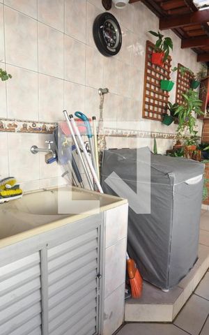 Casa à venda com 325m², 3 quartos e 4 vagasÁrea de Serviço