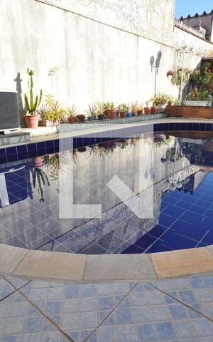 Casa à venda com 325m², 3 quartos e 4 vagasPiscina