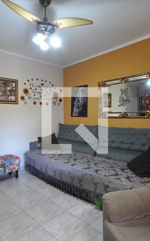 Casa à venda com 325m², 3 quartos e 4 vagasSala